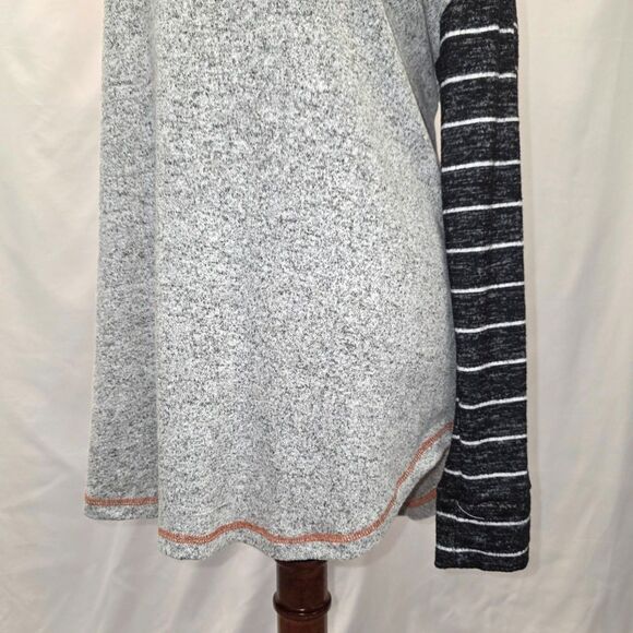 Staccato Soft Long Sleeve Lounge Shirt Size Large - Picture 3 of 7